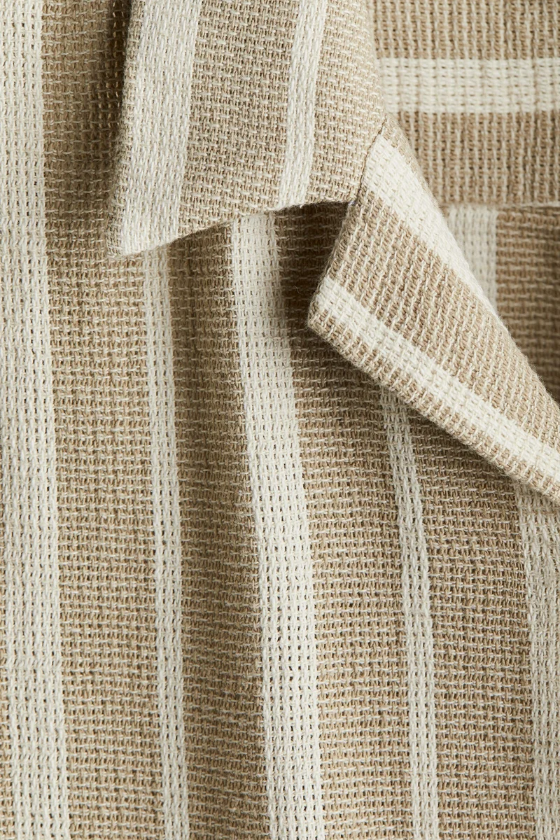 H&M Regular Fit Textured resort shirt