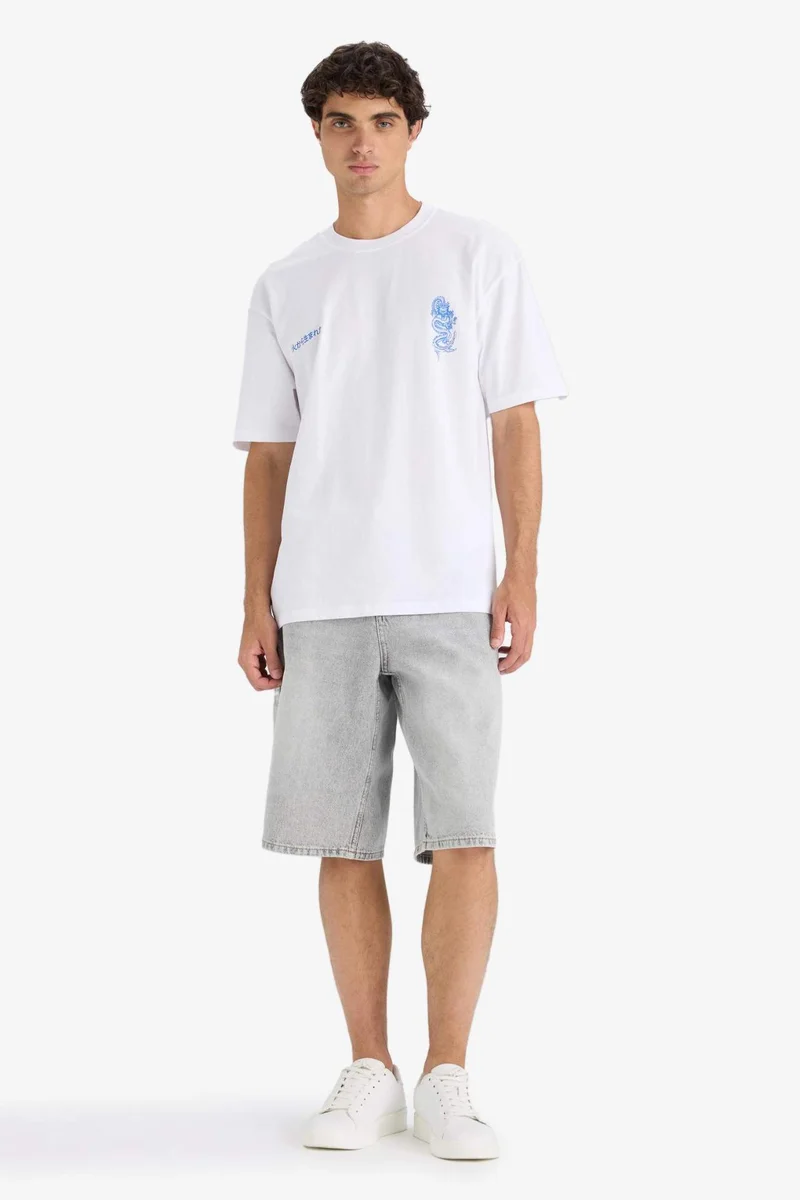 ديفاكتو Boxy Fit Crew Neck Printed Short Sleeve T-Shirt