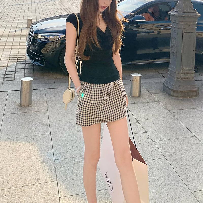 بلوزة تريكو أنيقة بياقة ملفوفة وأكمام فراشة للنساء - Image 4