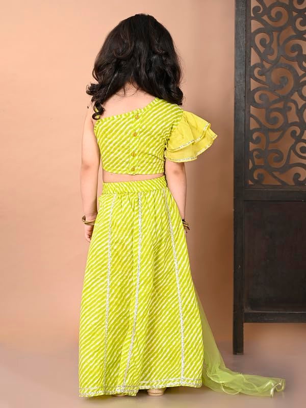 superminis Girls Cotton One Shoulder Lehariya Printed Lehenga Choli and Net Dupatta Set (5-6 Years, Green) | Finish Type: Readymade - Image 2