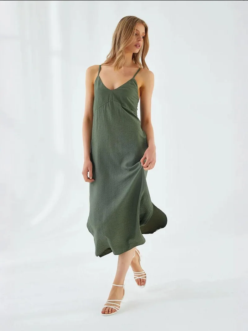 MixRay Mixray V-Neck Slit Midi Dress