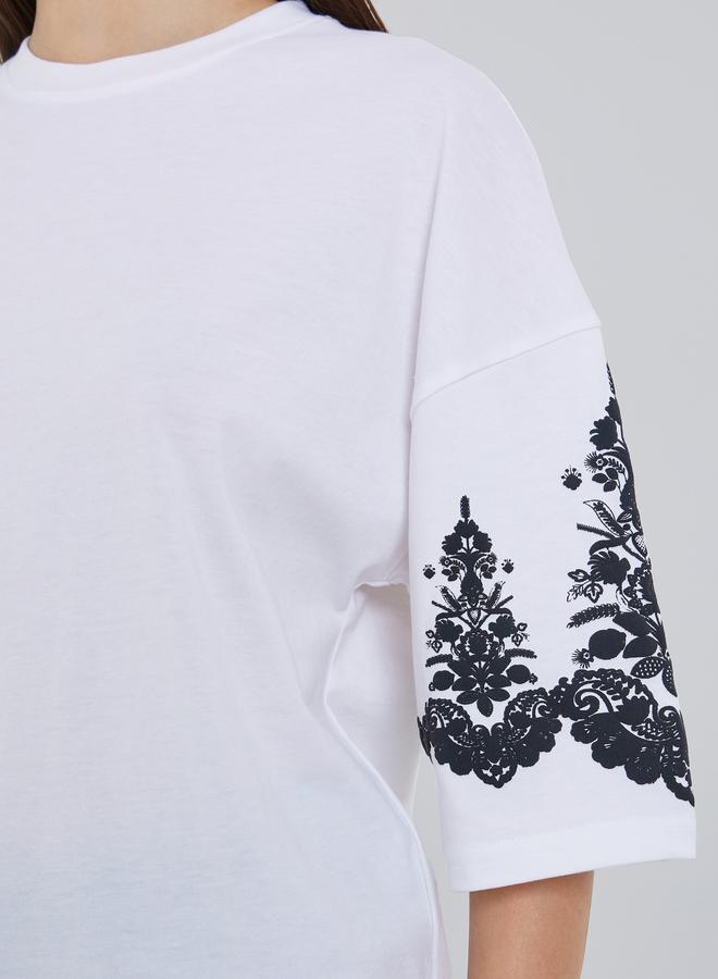 Styli Women White Embroidered Sleeve Oversized T-Shirt - Image 4