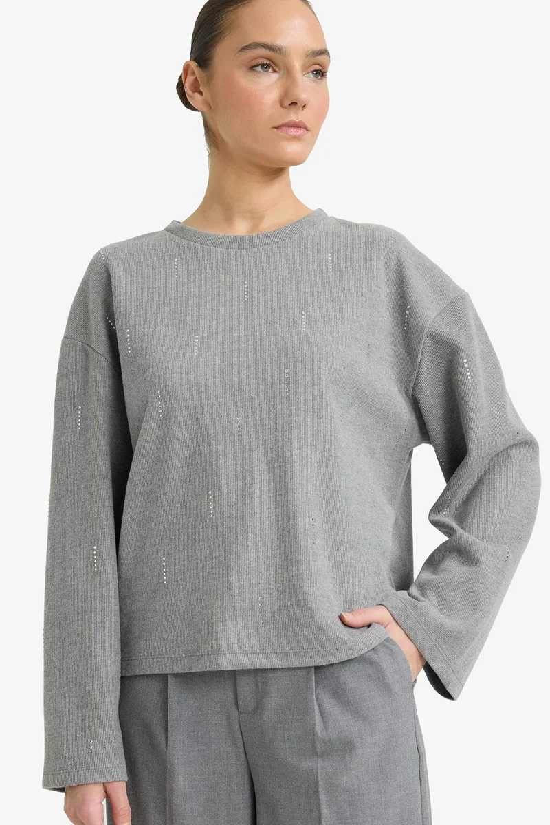 ديفاكتو Relax Fit Crew Neck Long Sleeve T-Shirt