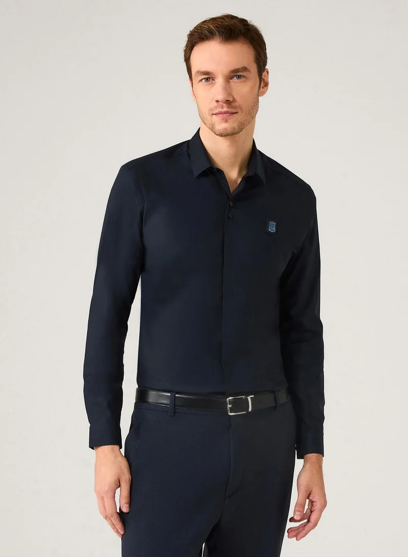 ثيودور القميص الأزرق الكحلي