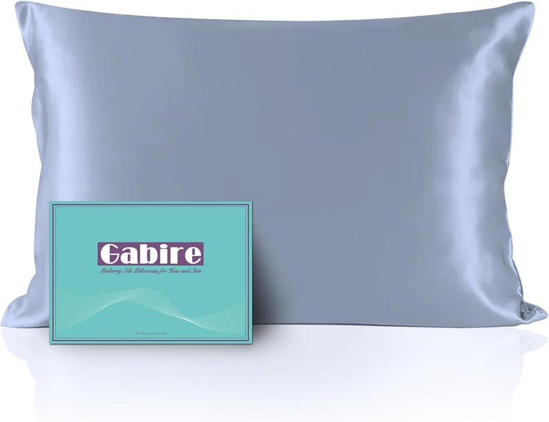 Gabire وسادة حرير التوت من غابير للشعر والبشرة، وسادة تمنع حب الشباب، وسادة حرير حقيقية من الجانبين، وسادة حرير عضوية مع سحاب مخفي، لون أزرق مغبر، مقاس كوين (20×30 بوصة) - Image 1
