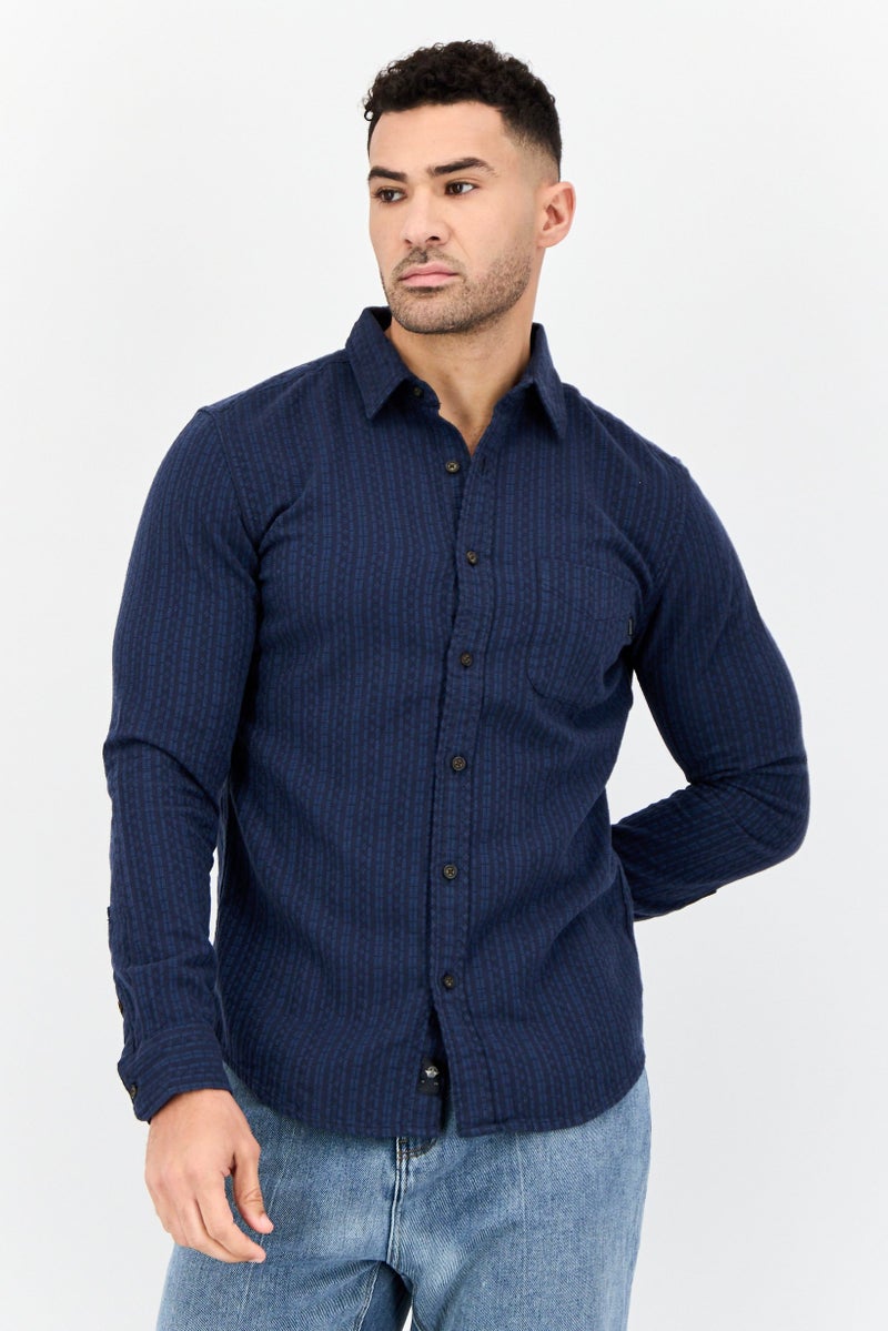 DOCKERS قميص رجالي بتصميم ضيق بأكمام طويلة، مزخرف، كاجوال، لون كحلي - Image 1