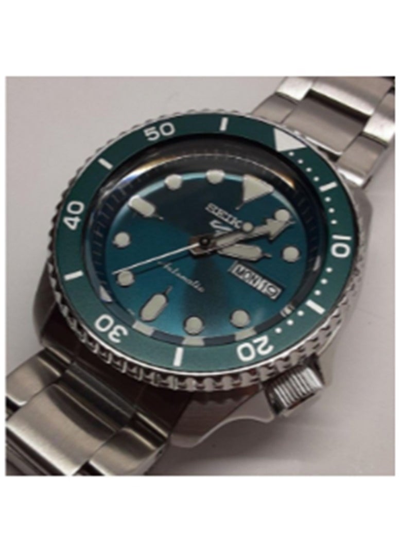 Seiko Men's 5 Sports Water Resistant Analog Watch SRPD61K1  - Image 3