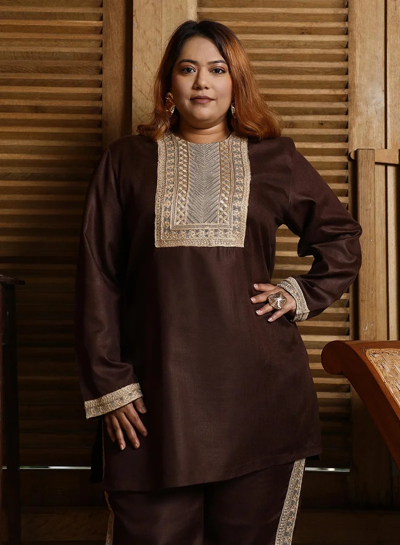 انستافاب بلس طقم كورتا نسائي بني شوكولاتة شيفلي بلوك