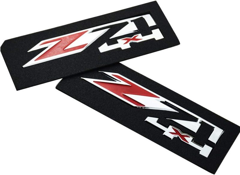 شعارات Z71: 2 قطعة بلمعان كروم أحمر عالي الجودة - شعارات شاحنة سهلة التركيب الدائم لأصحاب الشاحنات خارج الطريق من طرازات سيلفرادو، سيرا، تاهو - Image 3