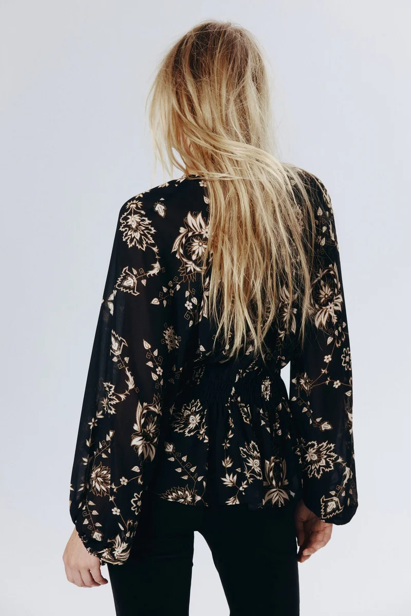 اتش اند ام Smocked blouse