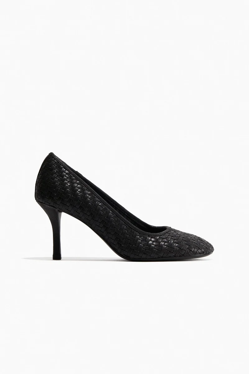 اتش اند ام حذاء كورت مضفّر