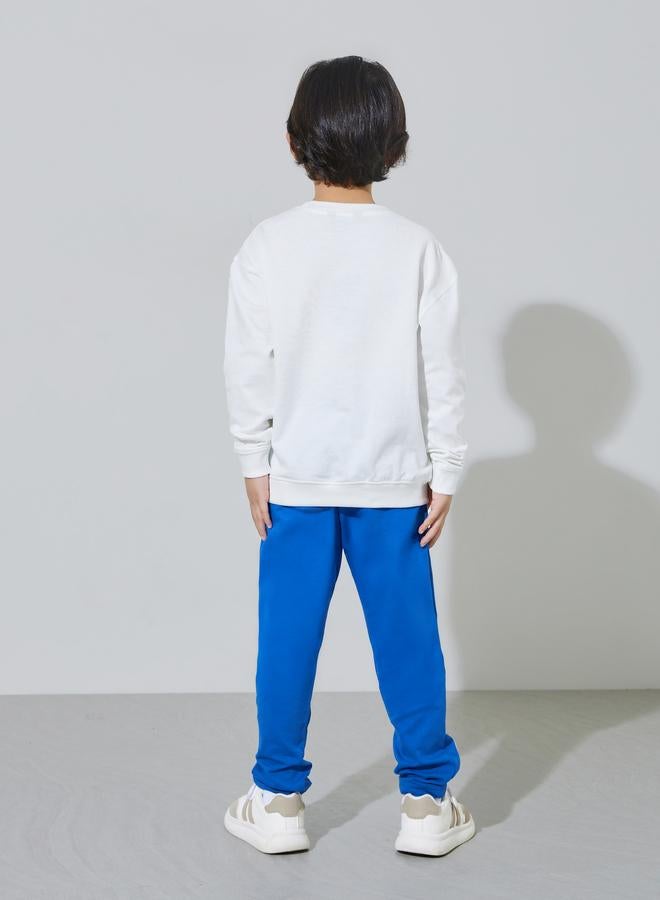 Styli Boys White Graphic Print Sweatshirt and Blue Side Striped Joggers - Image 4