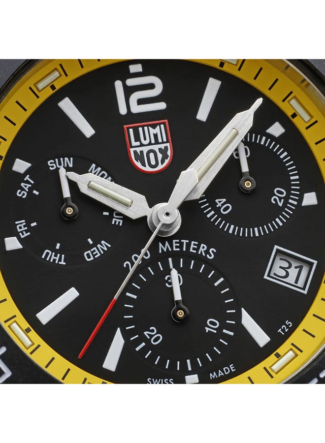 Luminox ساعة يد مطاطية كرونوغراف دائرية الشكل للرجال XS.3145 - 44 ملم - Image 3