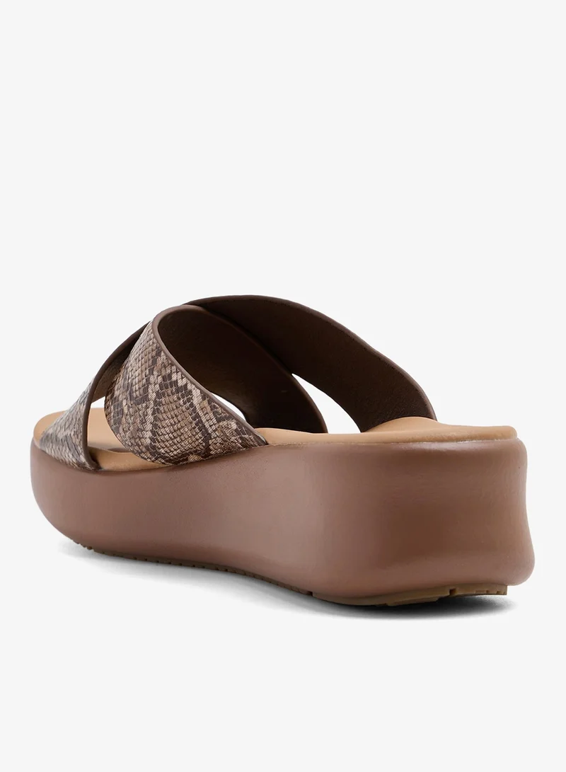 لوريان أخيلة