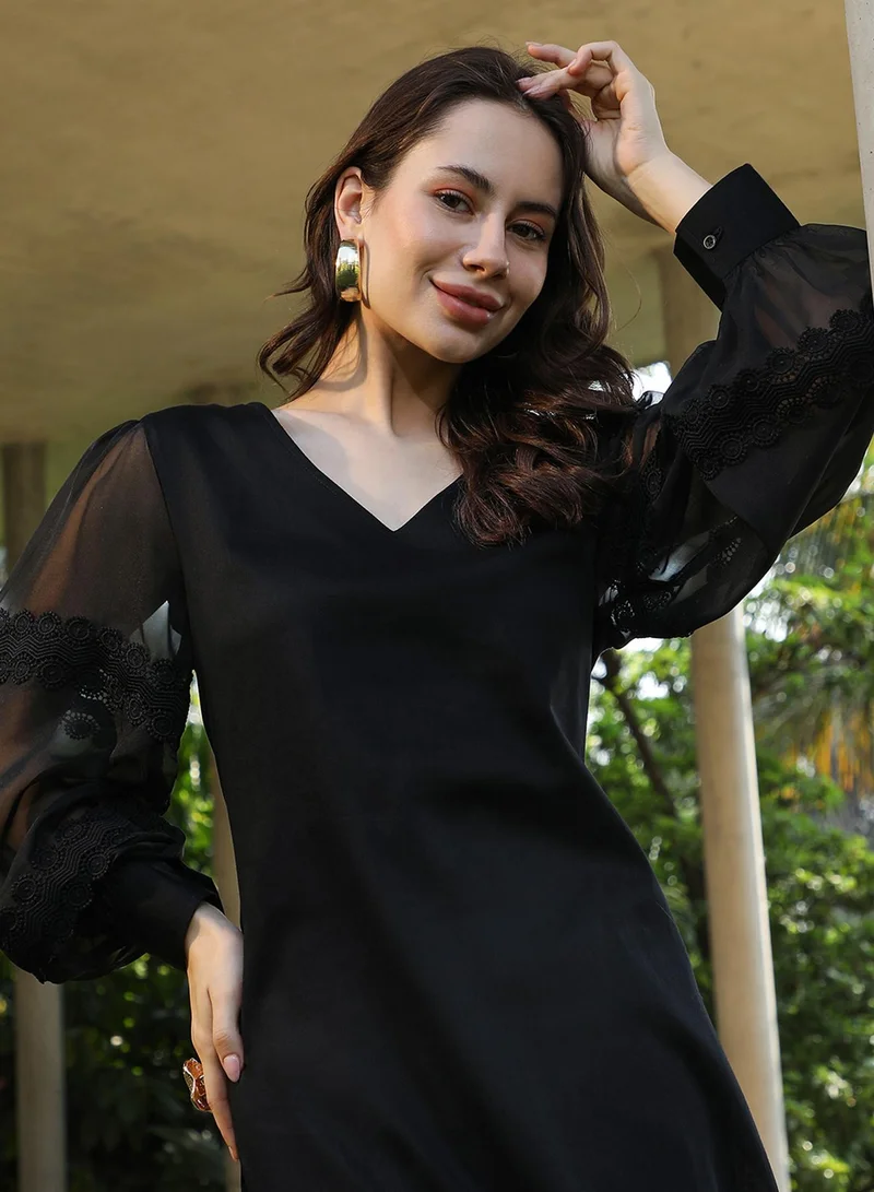  قصة Women's Onyx Black Solid Flared Kurta Set