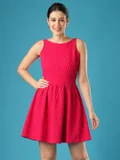 جلو باص hot pink