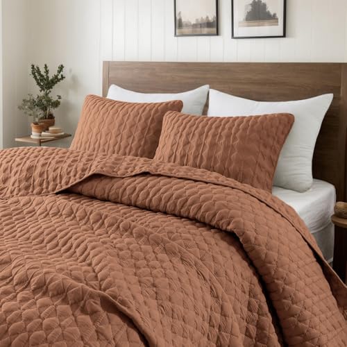 WDCOZY Burnt Orange Quilt King Size Bedding Sets with 2 Pillow Shams Red Lightweight Soft Bedspread Coverlet Quilted Blanket Thin Comforter Bed Cover for All Season 3 Pieces 104x90 inches - Image 1