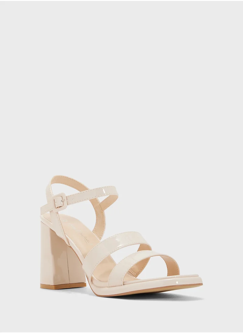 جينجر Block Heel Casual Sandal