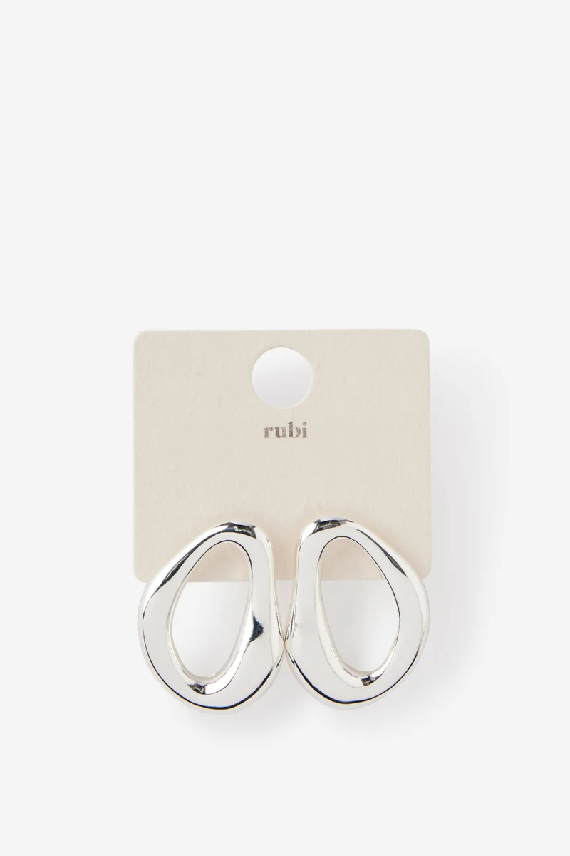 Rubi Mid Charm Earring
