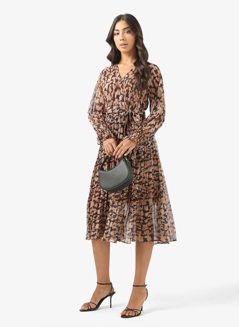 BCBG Printed V-Neck midi DRESS - Image 4