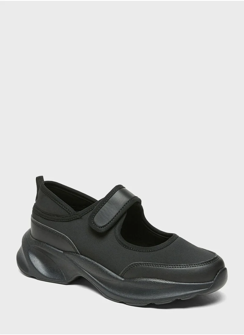 شو اكسبرس Casual Slip Ons