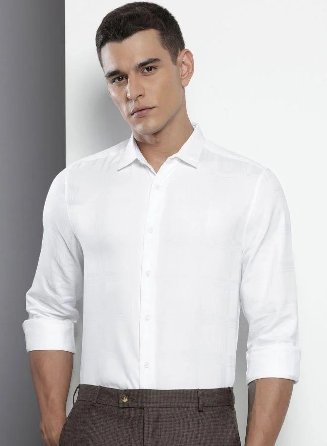 شركة المرآب الهندية Men Slim Fit Textured Cutaway Collar Full Sleeves Shirt