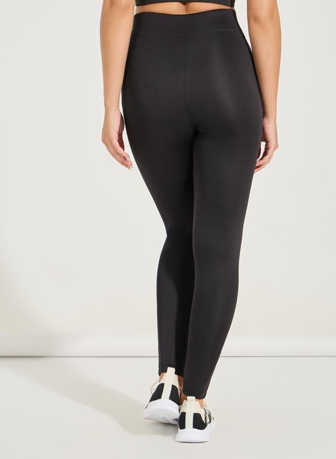 ستايلي اكتيف ليقنز بخصر عريض وطبعة شعار - Image 2