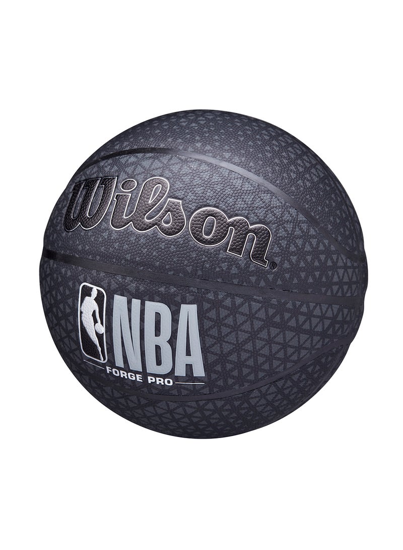 ويلسون كرة سلة فورج برو  - مقاس  للبالغين والأكبر من  سنة - طباعة سوداء - Image 3