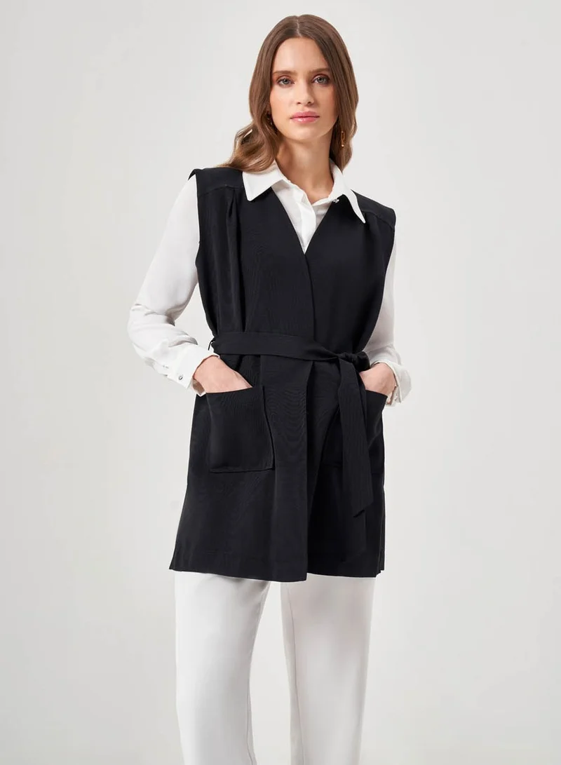 MIZALLE Black Vest With Pockets