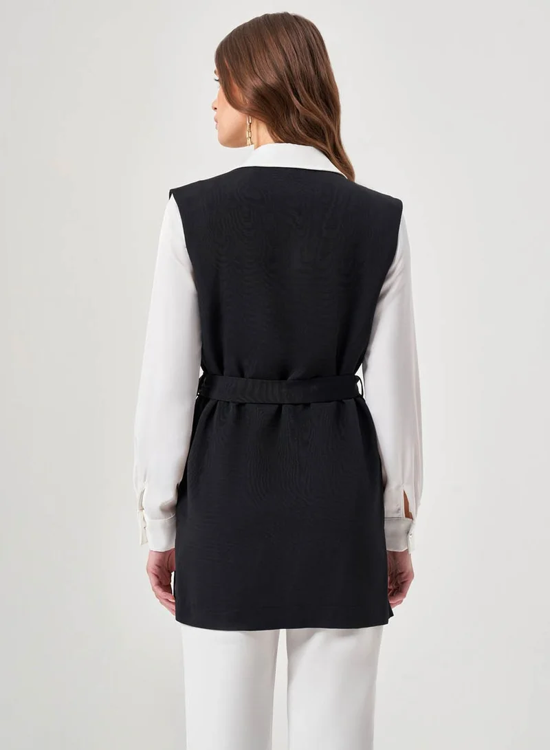 MIZALLE Black Vest With Pockets