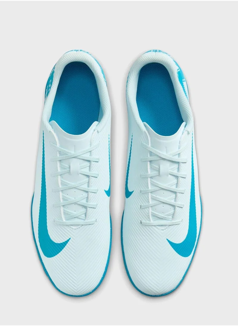 نايكي Vapor 16 Club In Football Boots