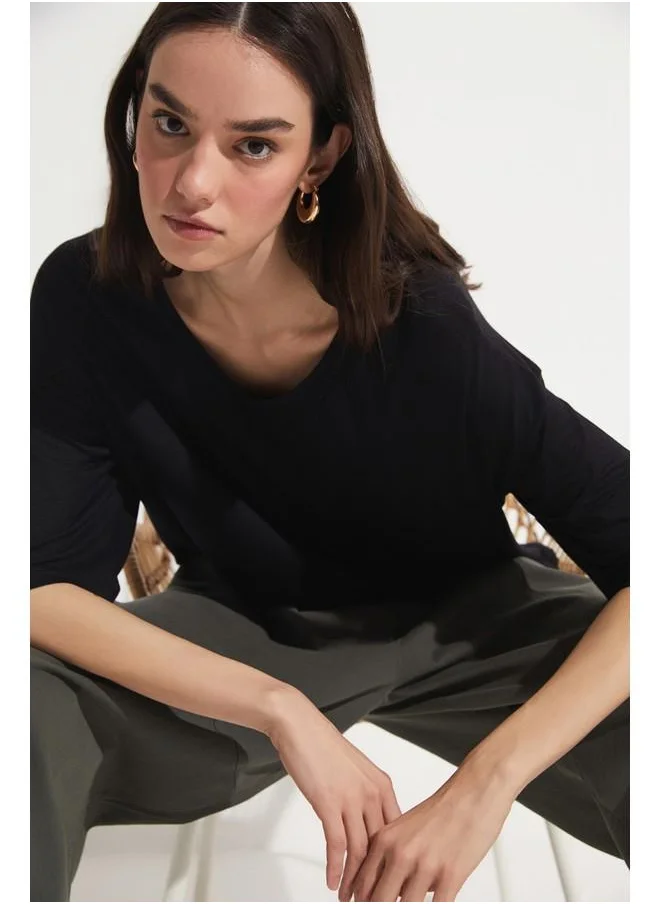 جون June V Neck Loose Fit 100% Cotton Tshirt Black