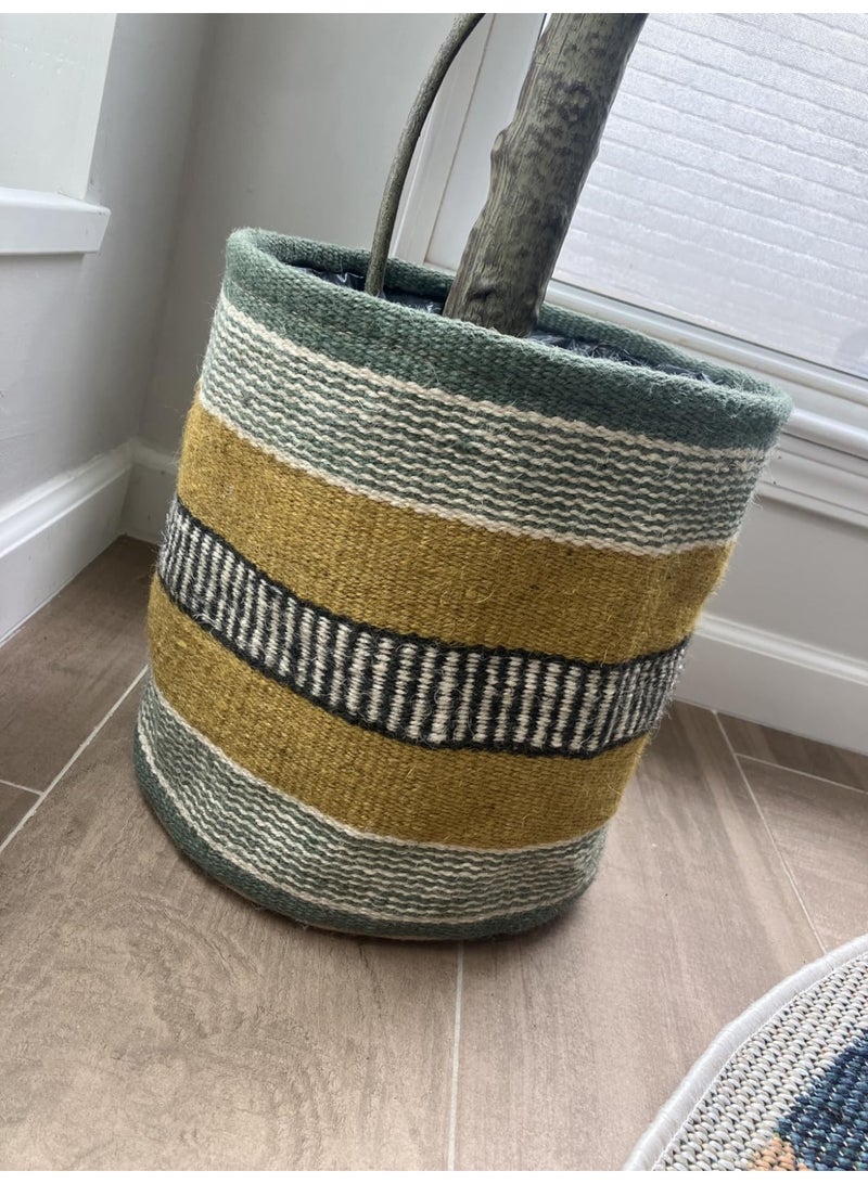 Generic A woven basket with a lining, in black/mustard, made of fabric, featuring a traditional heritage design and attractive colors. It's used to organize and store items in an organized and stylish manner. Dimensions: 20 cm high, 20 cm diameter.  - Image 4