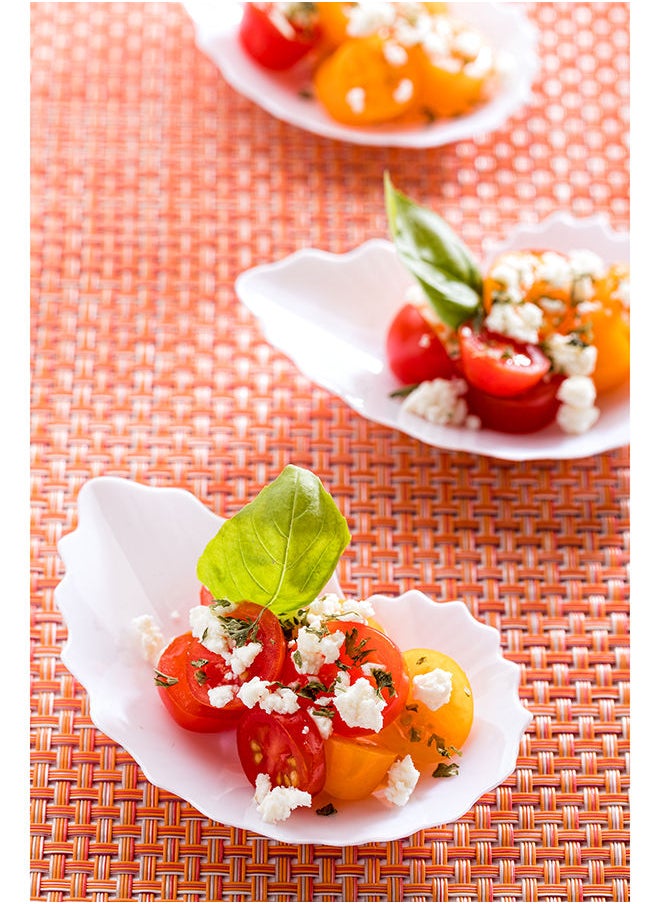 Restaurantware Restaurantware-3.3 x 3.3 Inch Mini Plastic Plates, 100 Disposable Plates - Oyster Shell Shaped, Mini, White Plastic Tasting Dishes, For Appetizers, Desserts, Or Samples, For Parties, Events  - Image 3