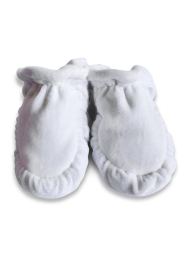 Mamas Gift Fleece Mittens Make Sure Your Kids Are Ready to Winter with Mamas Gift’s Warmest Mittens. Made to the Highest Quality Standards These Mittens Are Ready to Take on Whatever Winter Play You Can Think 