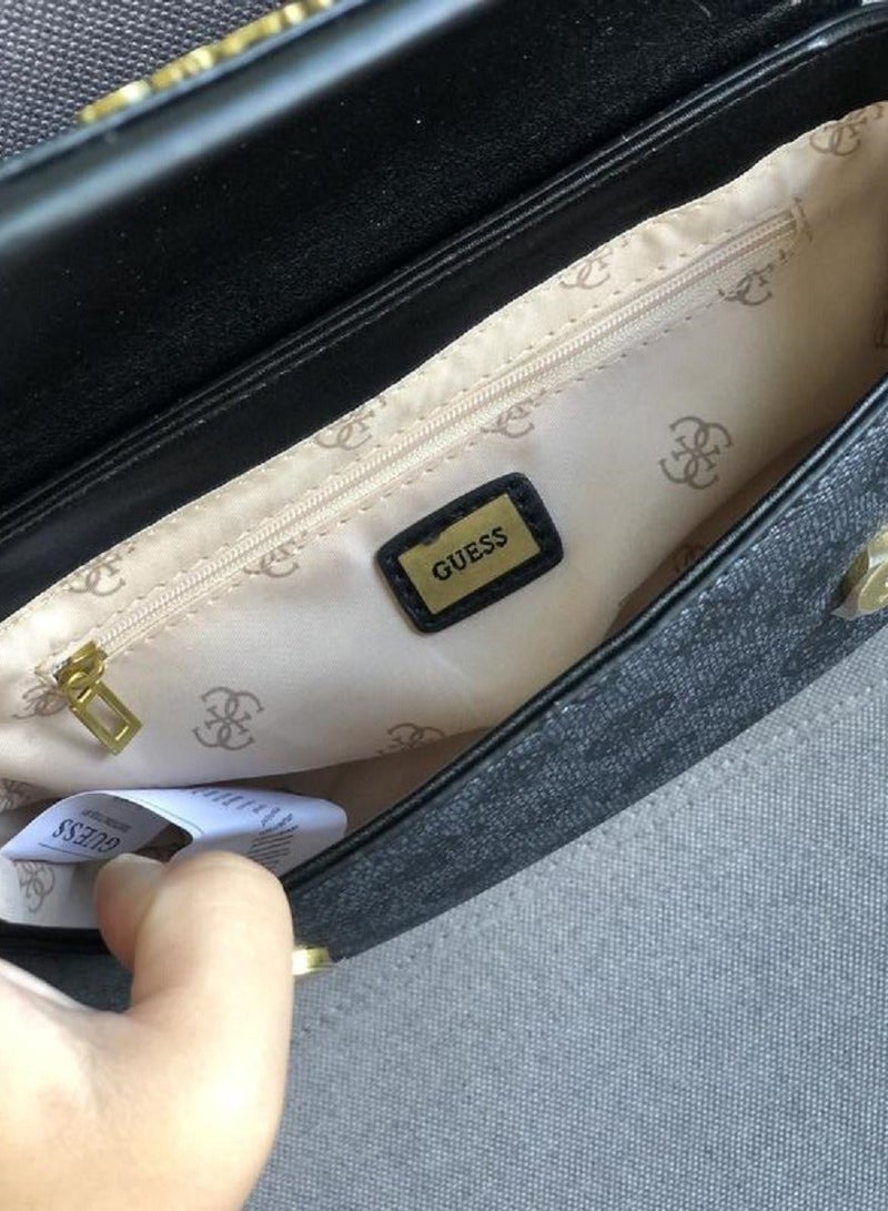 جس حقيبة كتف صغيرة من GUESS بطبعة مونوغرام 4G - Image 5