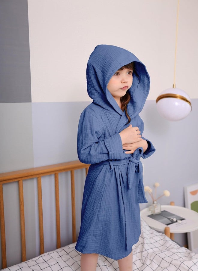 روب استحمام للأطفال الصغار من قماش الموسلين من تادو، روب ناعم ومريح مصنوع من القطن العضوي، روب بغطاء رأس للأولاد والبنات، مقاس 6-8 سنوات، لون أزرق داكن. - Image 3