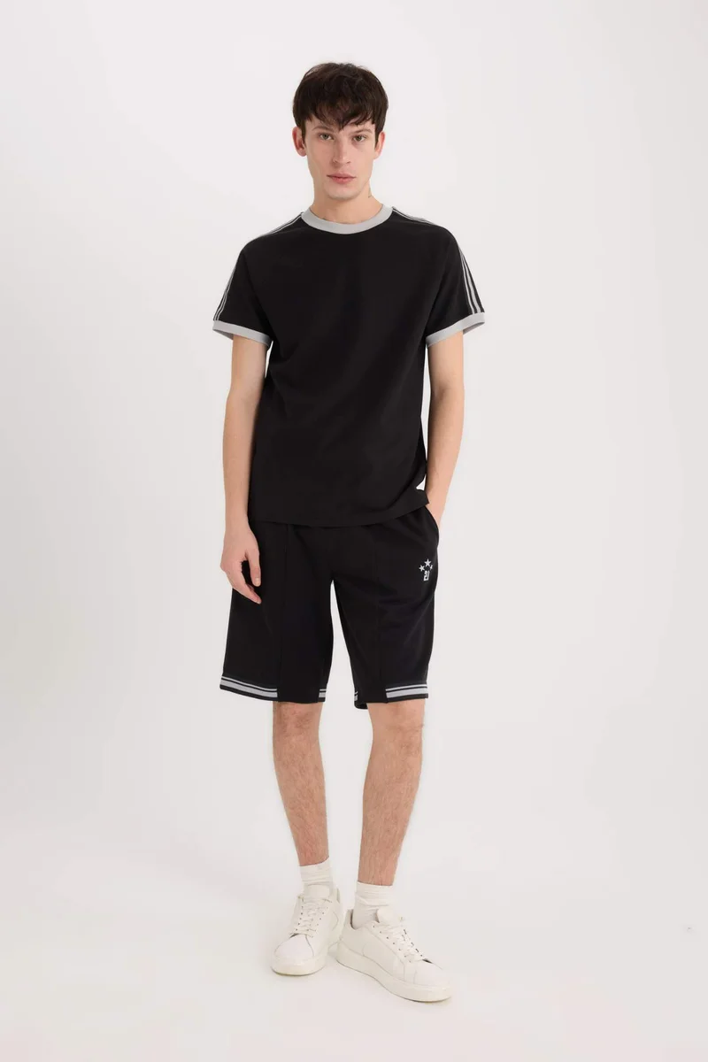 ديفاكتو Regular Fit Crew Neck Pique Short Sleeve T-Shirt