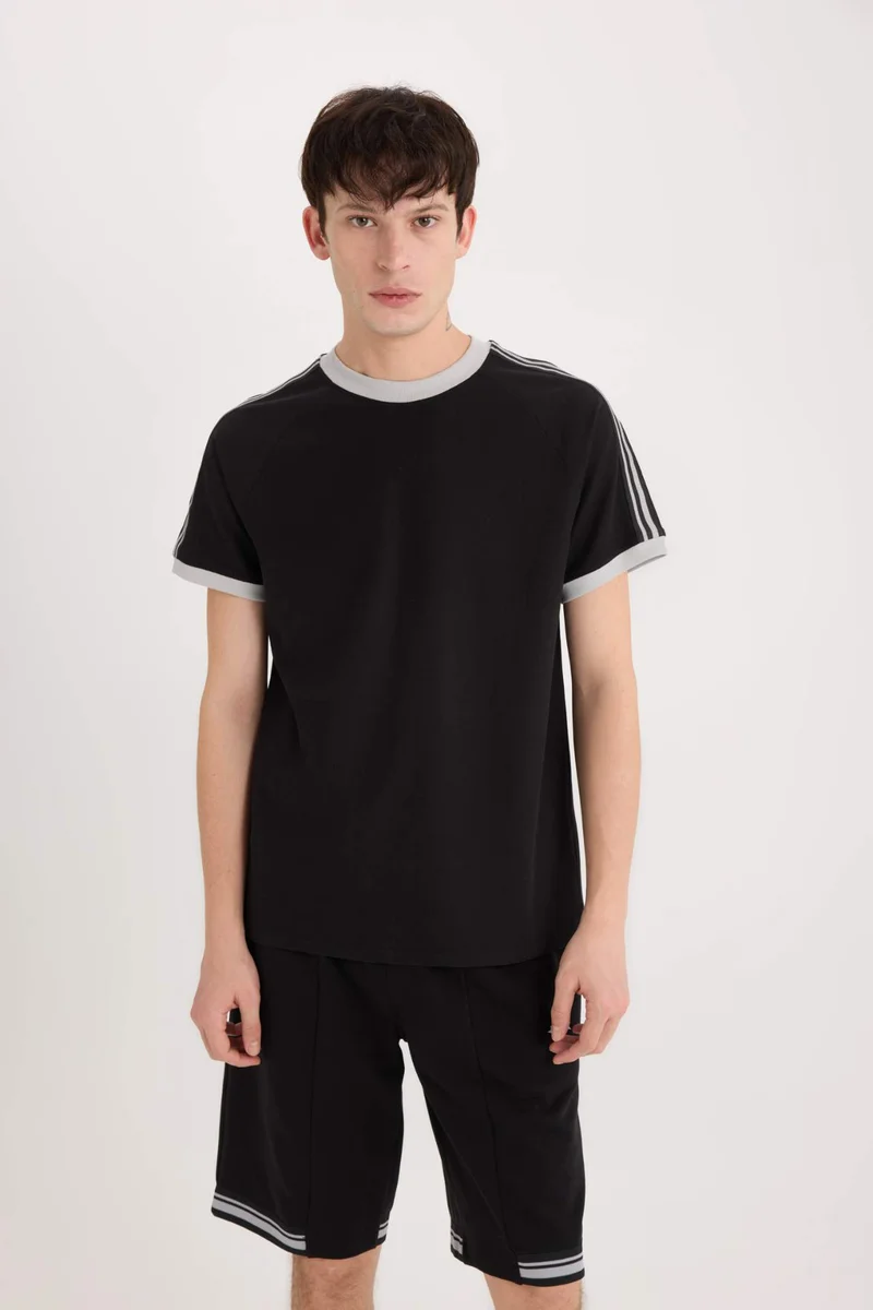 ديفاكتو Regular Fit Crew Neck Pique Short Sleeve T-Shirt