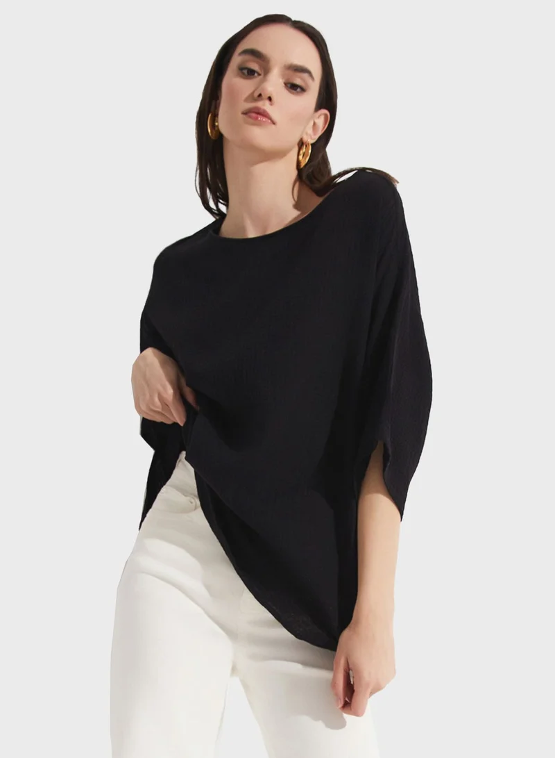 JUNE Crew Neck T-Shirt