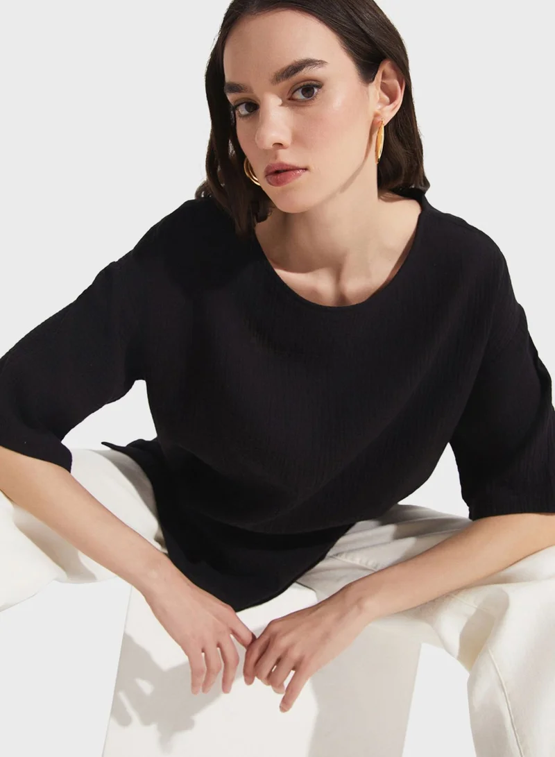 JUNE Crew Neck T-Shirt