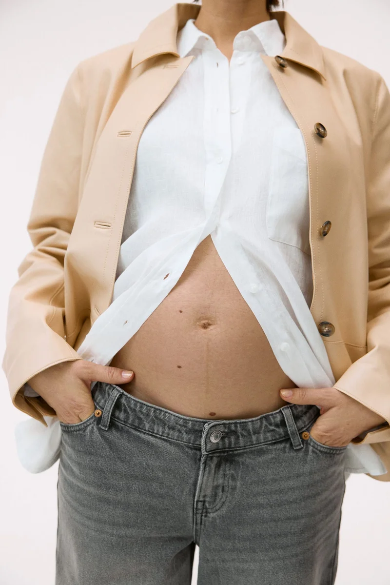 اتش اند ام جينز فضفاض بخصرمنخفض من تشكيلة ماما