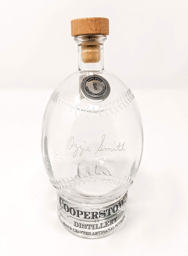 Cooperstown Distillery قارورة تقطير كوبرزتاون، مرخصة من قاعة مشاهير البيسبول الوطنية، تحمل توقيع أوزي سميث المحفور | 750 مل - Image 1
