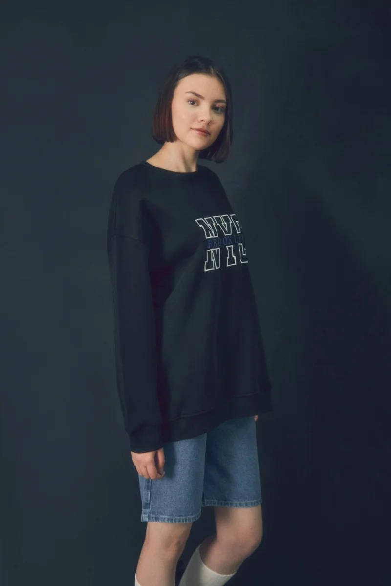 FullaModa Crew Neck Sweatshirt with Text Embroidery