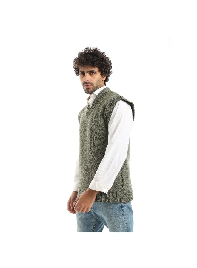 سيزار فيست صوف رجالي برقبة علي شكل سبعة وبدون أكمام - Image 2