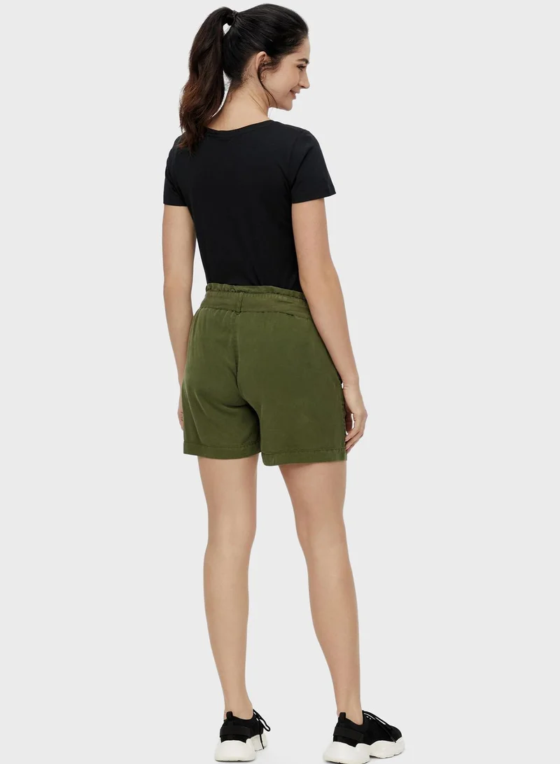Mamalicious Tie Waist Woven Shorts