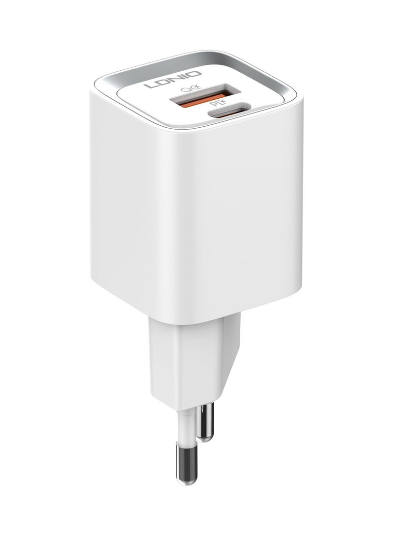 لدنيو LDNIO A2318M شاحن سريع بمنفذين معتمد من MFi، قابس الاتحاد الأوروبي مع كابل من النوع C إلى Lightning 20 وات - أبيض - Image 1