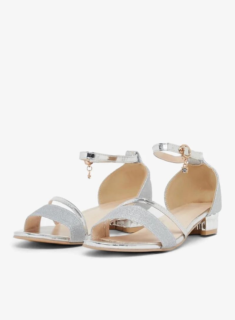 تايك تو صندل بكعب منخفض ولامع