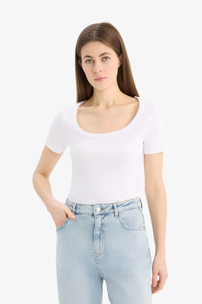 ديفاكتو Slim Fit Crew Neck Basic Ribbed Camisole T-Shirt