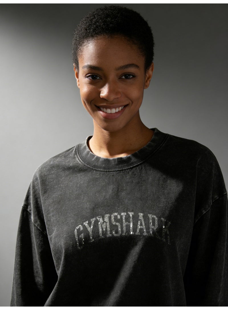 جيمشارك Gymshark غسلت قميص أسود طويل الأكمام - تصميم مضطرب خمر ، نسيج ناعم تنفس ، شعار العلامة التجارية الجريئة ، Unisex مناسبة للصالة الرياضية وتصميم عارضة يومي - Image 2